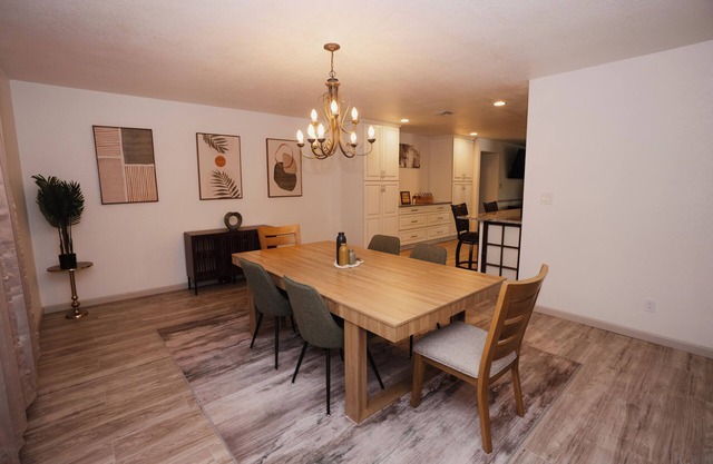 Spacious Home 10 min to StateFarm Stadium w/pool