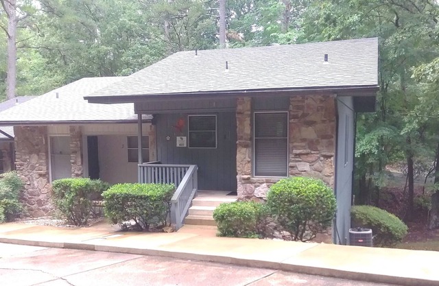 Spacious Home With 2 Decks and BBQ - Unit 0401 by Redawning