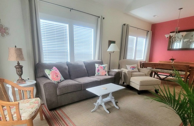 Spacious home within walking distance to downtown Southport
