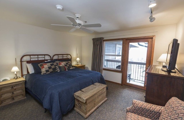 Spacious Hotel-Style Room with Valley Views