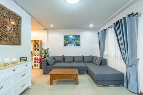Spacious House Near Old City Near Night Bazaar