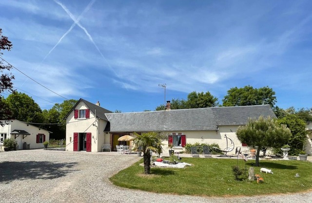 Spacious House with Garden & Studio, Close to Nature and Leisure Activities, Pet-Friendly, Sleeps 10+