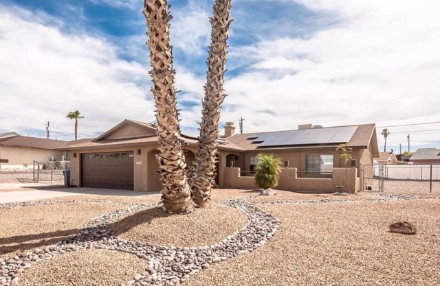 Spacious Lake Havasu Getaway! 90ft Boat Parking