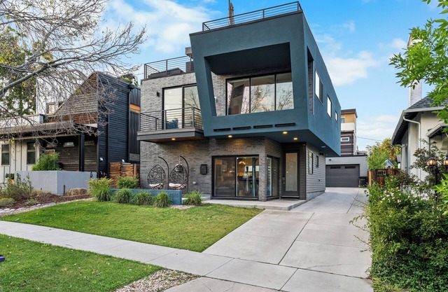 Spacious LoHi Home With Denver Skyline Rooftop Views
