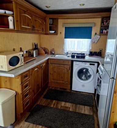 Spacious Luxury Escape with Sea Views and Pet Friendly at Clarach Bay
