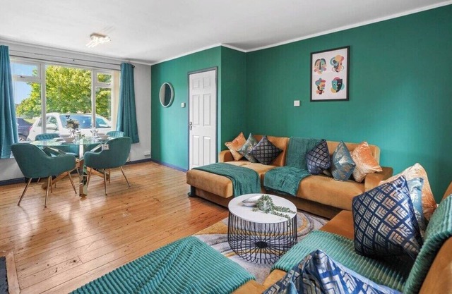 Spacious Luxury Garden House Free Parking