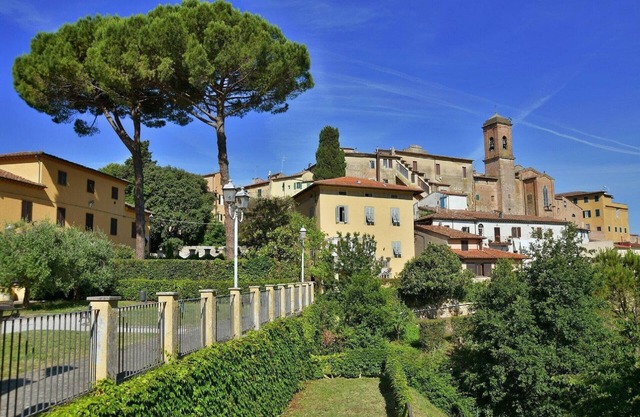 Spacious Mansion, Casciana