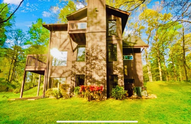 Spacious Modern Chalet near ATL Airport