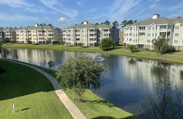 Spacious Myrtlewood Condo 2br, 2 Full BA With Lake View