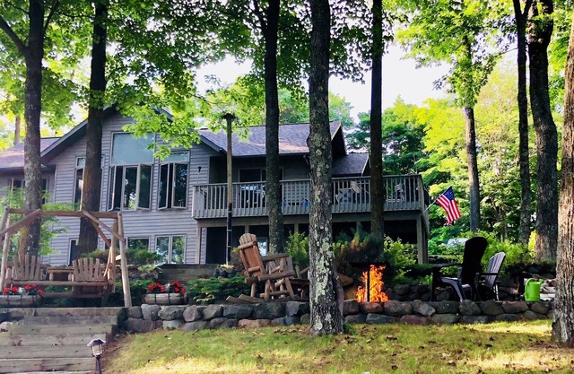 Spacious Northwoods Home -Snowmobiler’s Haven!