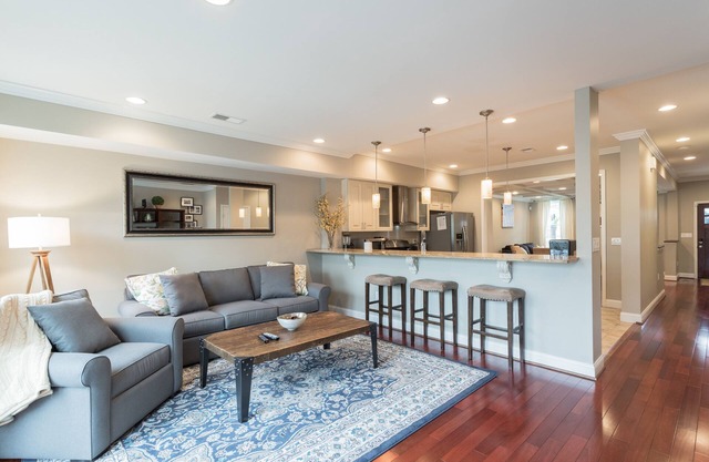 Spacious NW Family Retreat in Tranquil Neighborhood