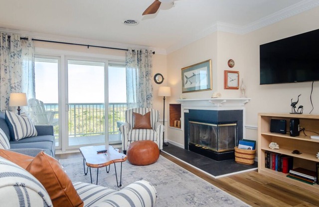 Spacious Oceanfront 3BR Condo in WrightsvilleDunes