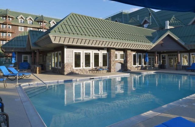 Spacious one Bed Room/South Lake Tahoe/on lake/5 min to Heavenly/Pool