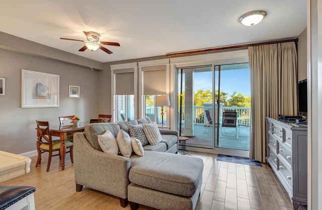 Spacious One Bedroom, Two Bath Unit in a Prime Location, Featuring a King Bed at Sandestin Golf and Beach Resort!