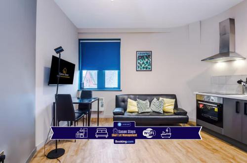 Spacious One Bedroom Apartment in Central Wigan by Eason Stays, Ideal For Weekend Getaways & Business Travellers - with Free Parking!