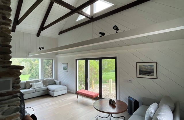 Spacious, pet-free mountain retreat perfect for hosting groups on 15 acres