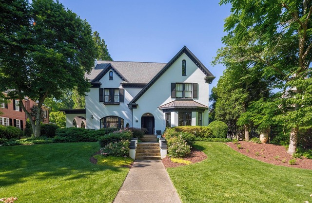 Spacious, Private Haven w Separate Carriage House, Gym, Game Rm. 5min 2 DWNTN