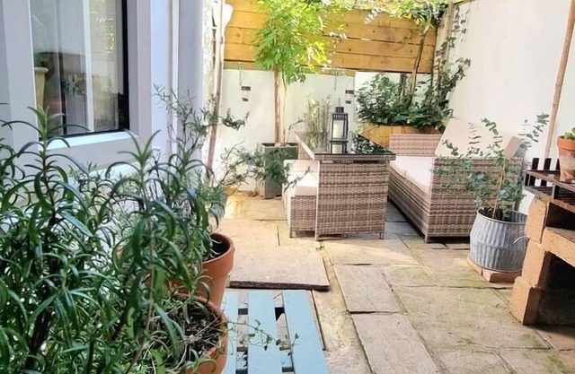 Spacious & Renovated 1-Bed Garden Flat in London