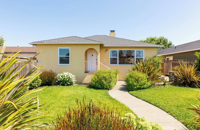 Spacious Renovated Mid-Century Charmer - New