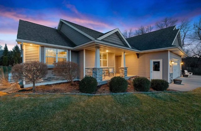 Spacious Retreat Near Lambeau and Door County