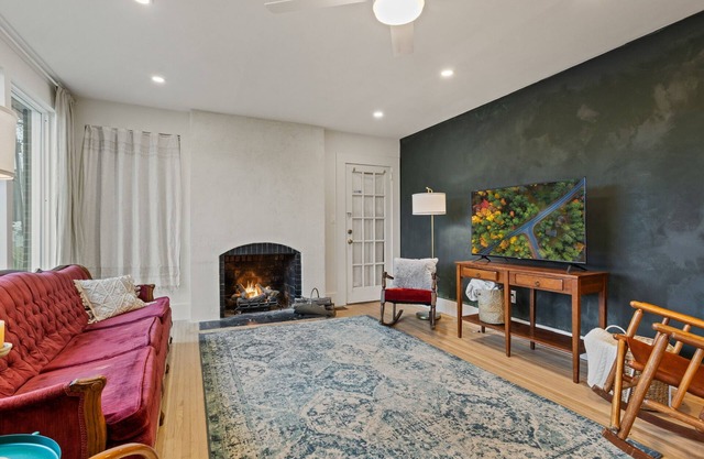 Spacious Retreat: Near GVL & AVL, Luxe Touches