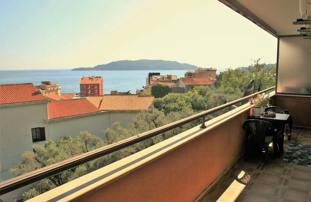 Spacious Sea View Apartment