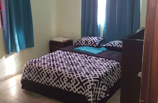 Spacious Single Family — 5 min from the beach!