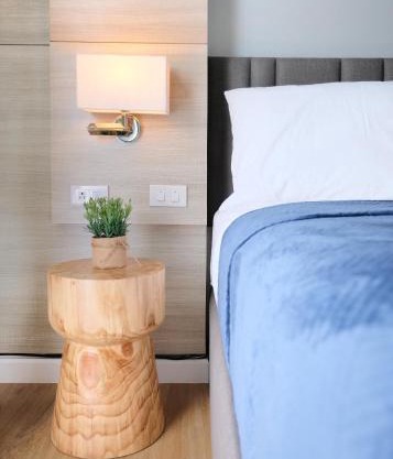 spacious studio with internet and Netflix