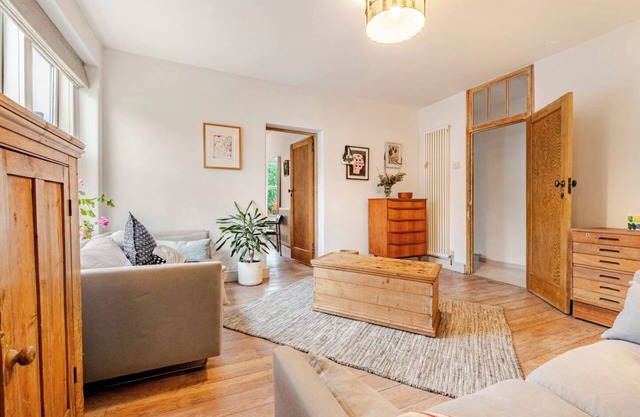 Spacious, Stylish 2 Bed w good transport links in Hackney