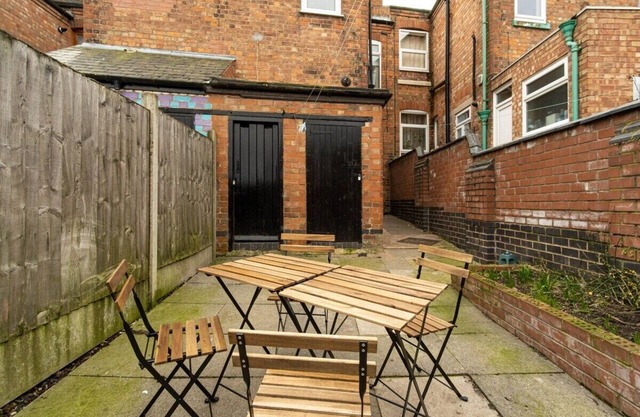 Spacious, Stylish Leicester Home w/Fast Wi-Fi