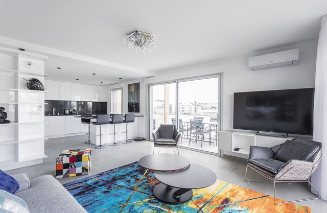 Spacious T4 with parking in the heart of Port Marianne