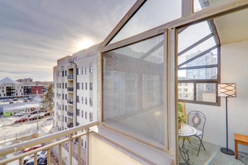 Spacious Top Floor at Stampede w Free Parking and AC