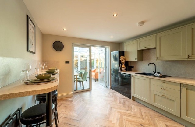 Spacious Town House Sleeps 8, Bath Road Cheltenham