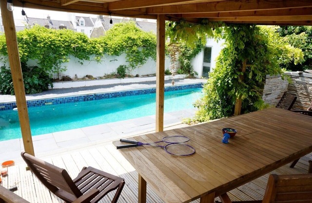 Spacious Town House with Swimming Pool