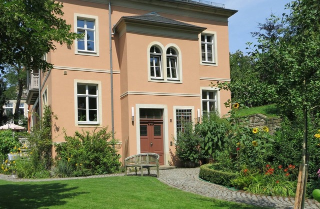 Spacious vacation apartment on the Elbe slope - directly on the Blue Wonder