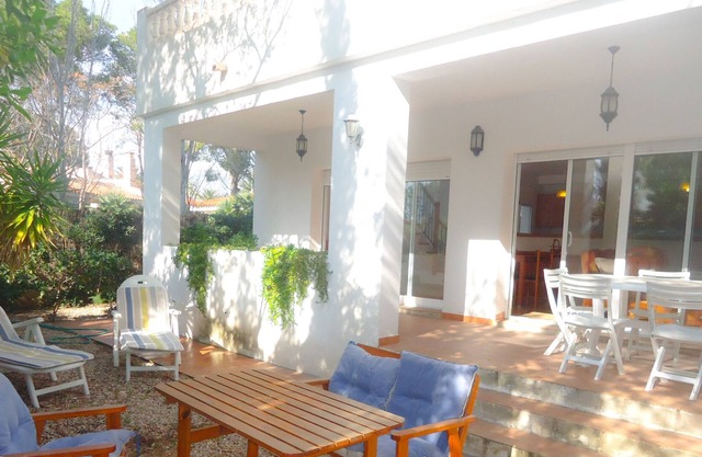 Spacious villa a few meters from the beach