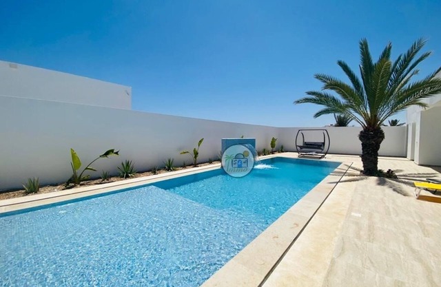 Spacious Villa Neptune S+4 with pool 5 minutes from the beach