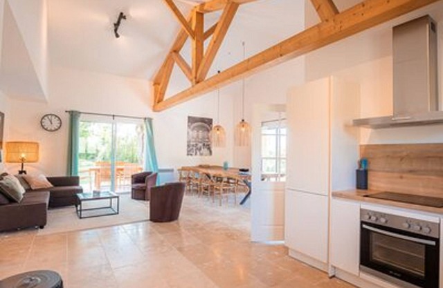 Spacious villa with large garden