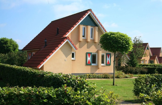 Spacious Villa with Parking