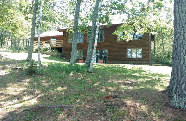 Spacious year round 3 Bedroom Lakehome on Wabedo Lake, Longville, MN, sleeps 8