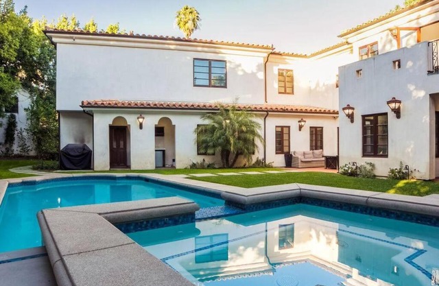 Spanish Villa in Heart of Hollywood with Pool Spa