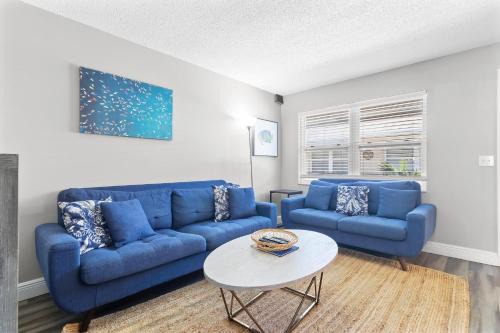Spanish Villa Suite 52 - Damage Free & Across the Street from White Sand Beaches of Indian Rocks Beach!
