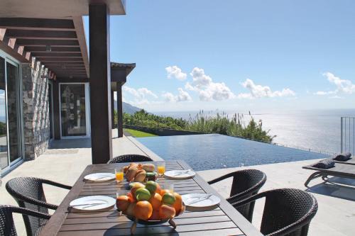 Spectacular Calheta Villa Villa Cliffscape 3 Bedrooms Panoramic Sea Views Well-Furnished In