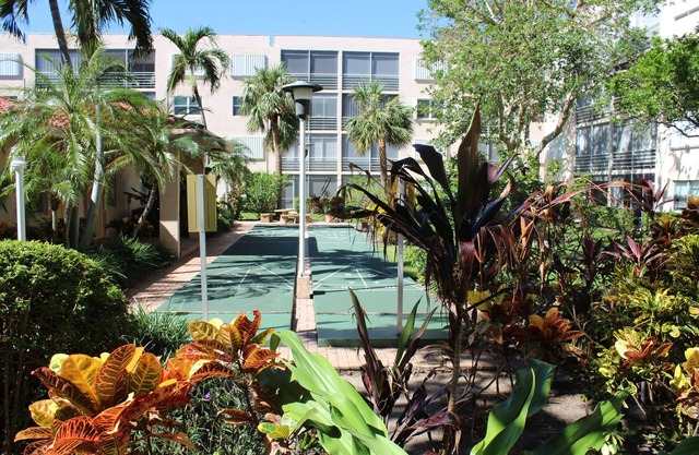 Spectacular Condo on the Beach Near Fort Lauderdale !!!