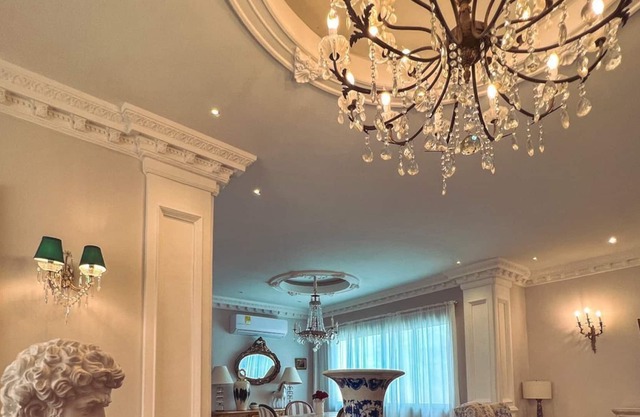 Spectacular Cozy 4 BR Villa near airport and walled city