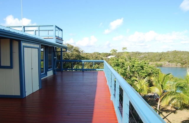 Spectacular Hope Town home, Waterfront, Lighthouse View, Perfect Spot for 2-8