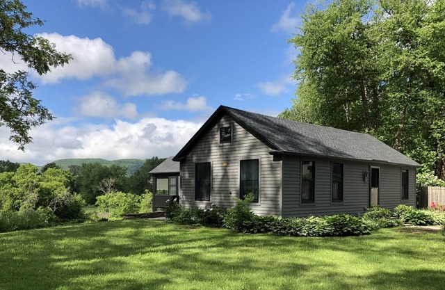 Spectacular Housatonic River View from newly renovated Historic Cottage