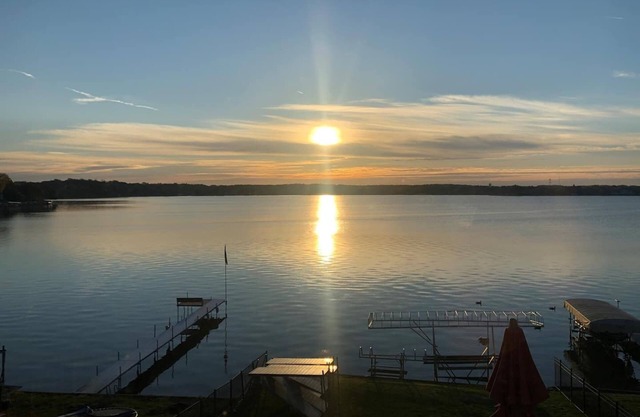 Spectacular Lakefront Home w/a Heated Pool & Ping Pong!
