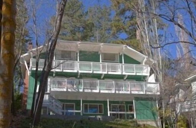 Spectacular Lakeside Paradise, Private Dock, Sleeps 12