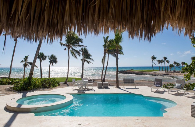 Spectacular ocean front villa, breath taking 180 ocean front views - HOT TUB